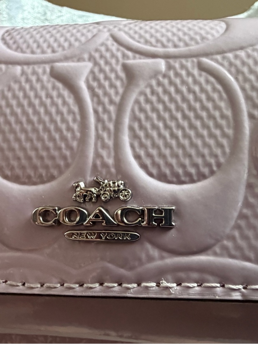 NWT-Coach Klare Bag Charm
In Signature Pink Leather with “C” charm - Picture 5 of 6